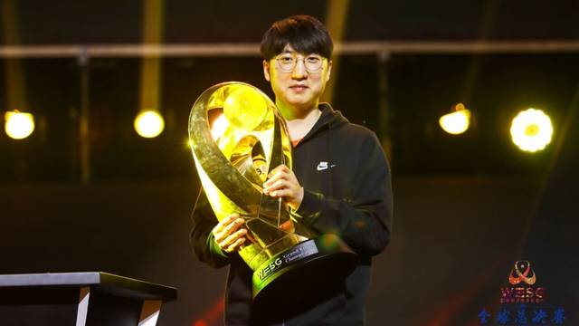 他的表现无 他的表现无