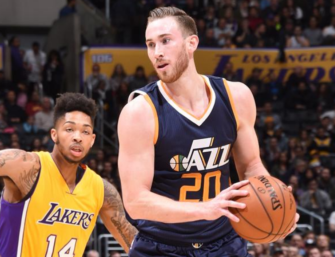 出极具侵略 出极具侵略