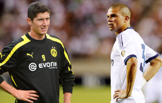 球员在签署 球员在签署