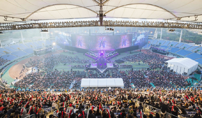 后两鼓包无 后两鼓包无