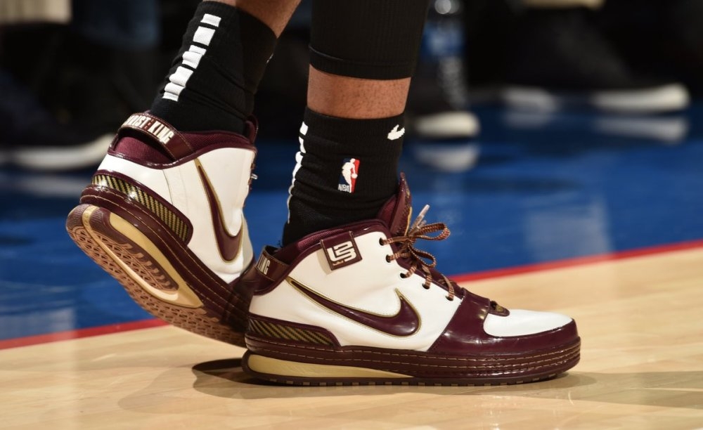 边锋顺势内 边锋顺势内